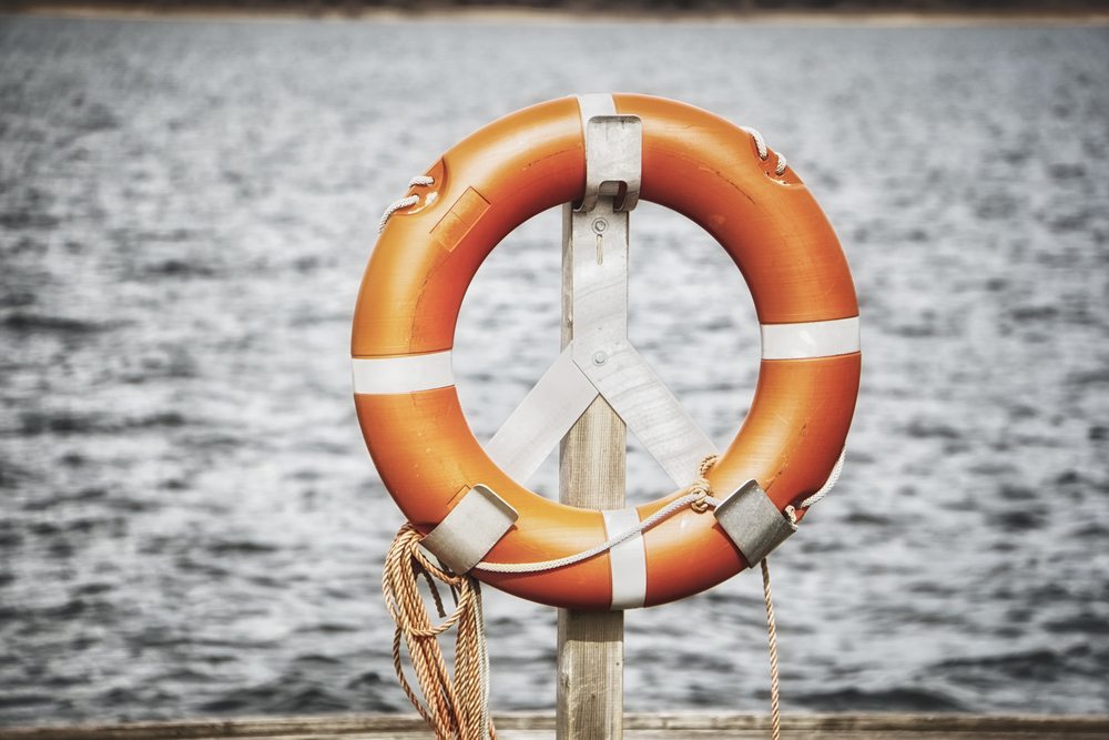 how to handle boating emergencies
