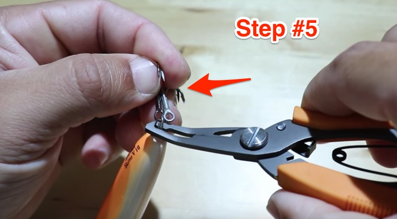 5 Steps To Quickly Replace Treble Hooks With Split Ring Pliers [VIDEO]