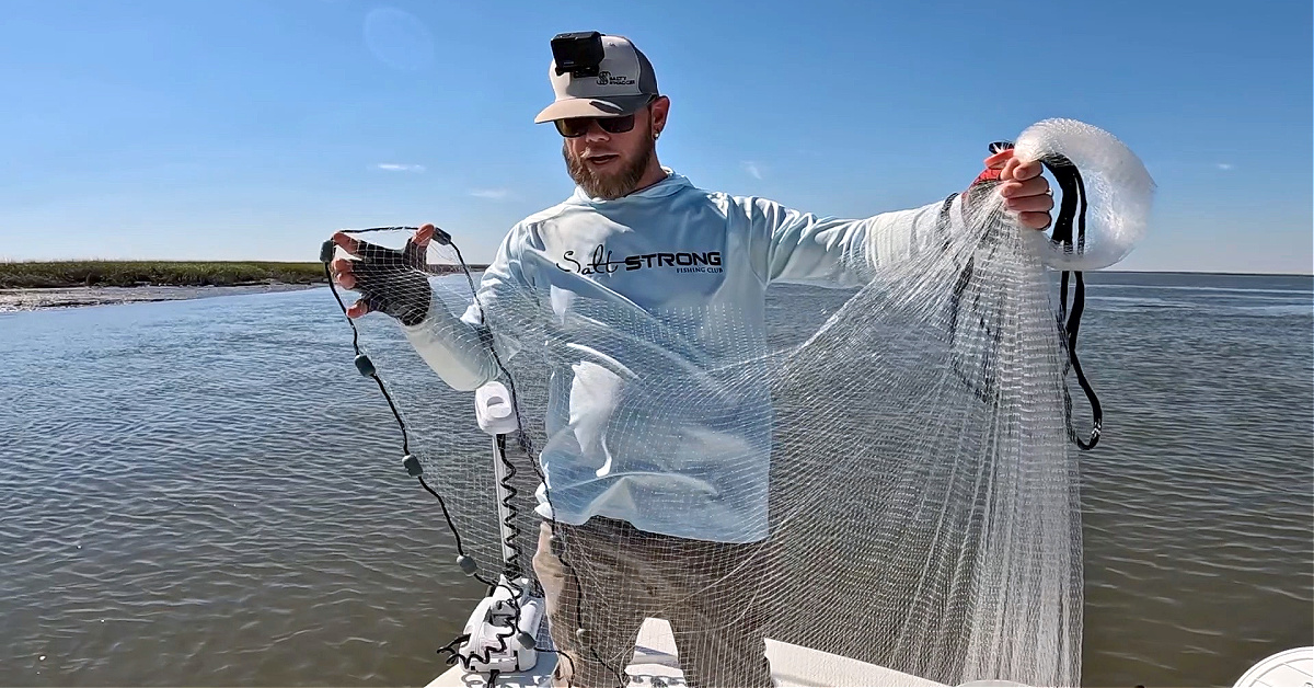 How To Throw A Cast Net For Live Bait (Beginner Lesson)